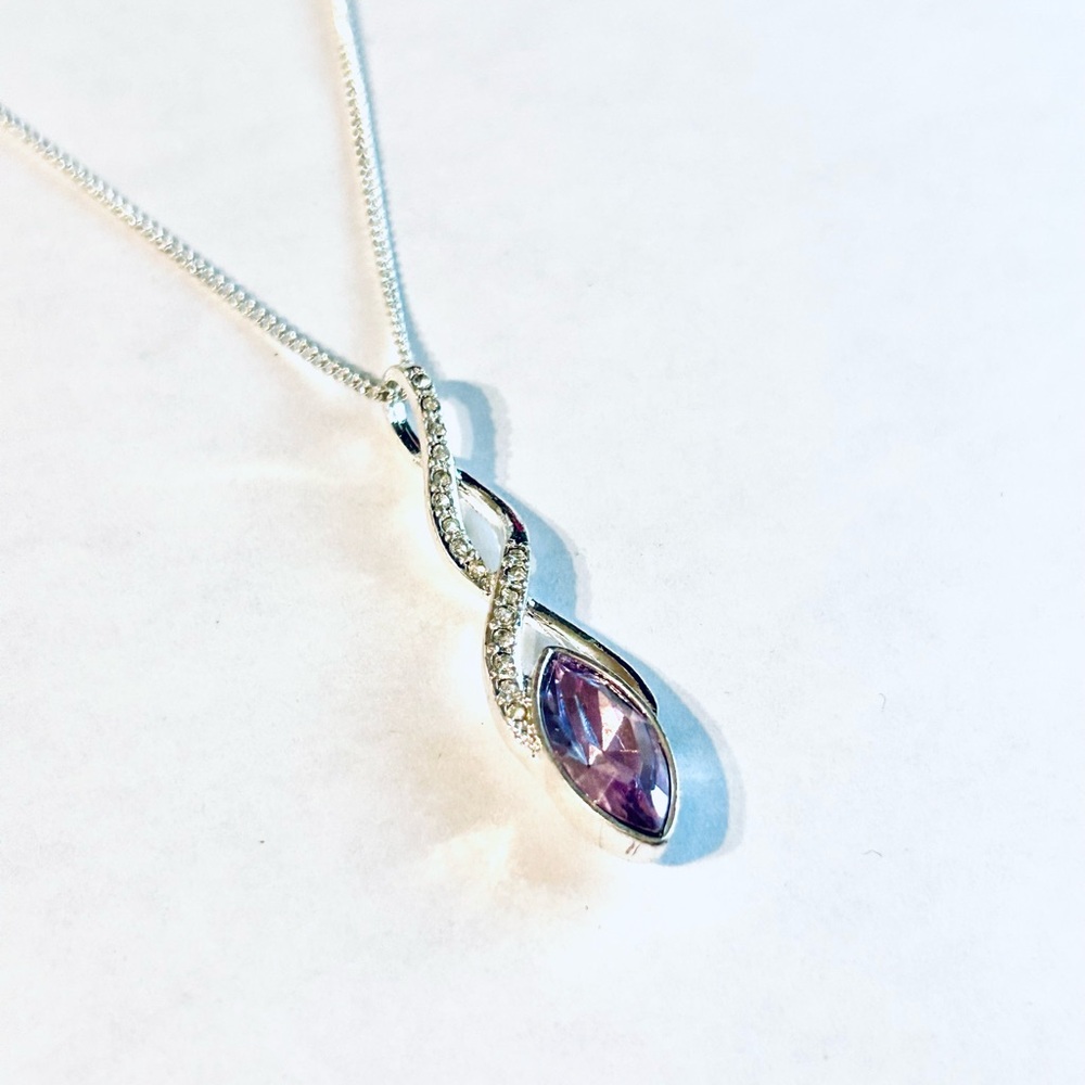 Vintage NRT Silver and Purple Pendant‎ Necklace